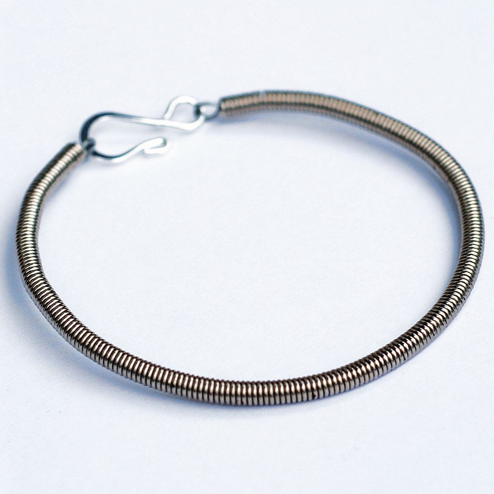 Fashionable bracelets made from guitar strings 74 Fashionable bracelets made from guitar strings 93